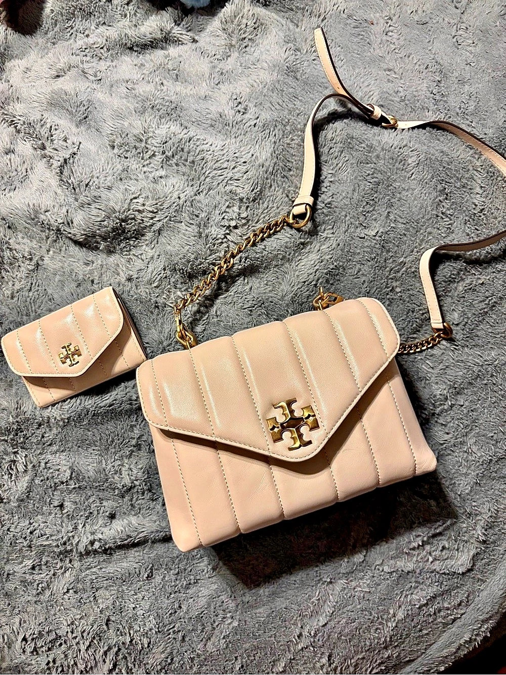 Tory BurchQuilt small Crossbody and wallet Like New